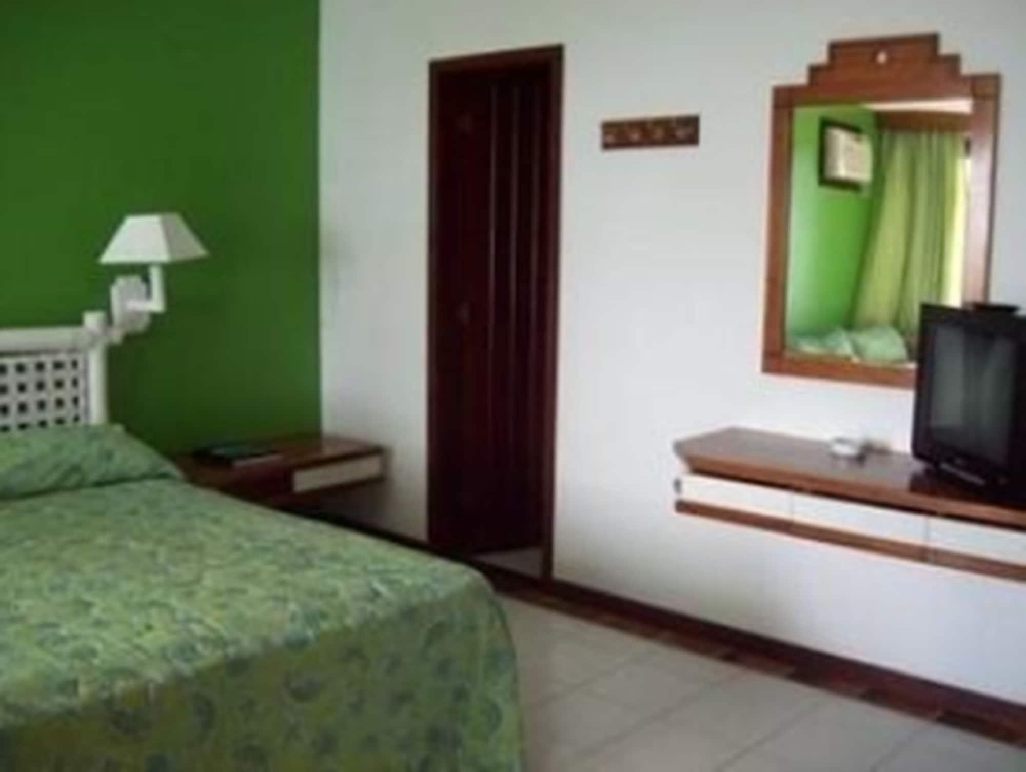 Colonna Galapagos Boutique